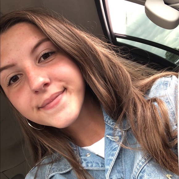 Meet the Posher Other - Meet your Posher, Danielle